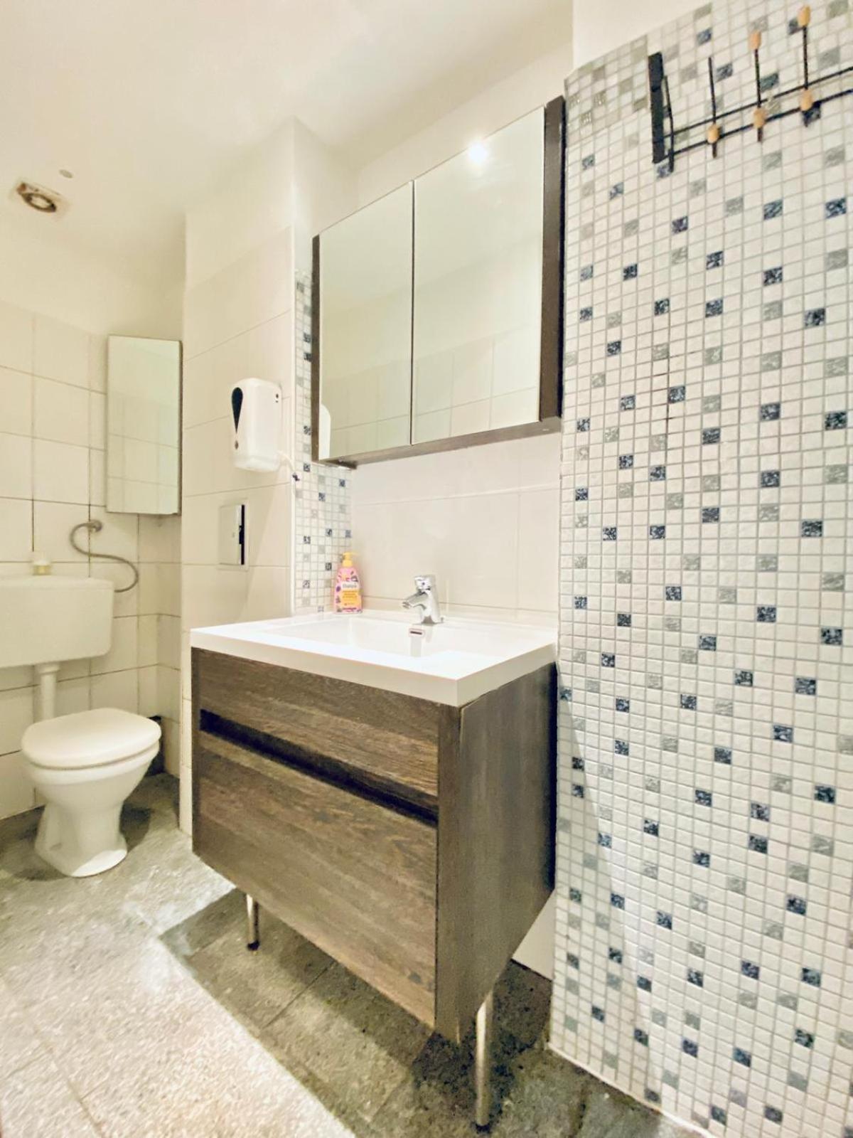 Astonishing 1 Bedroom Apt. Near Danube River Wina Bagian luar foto